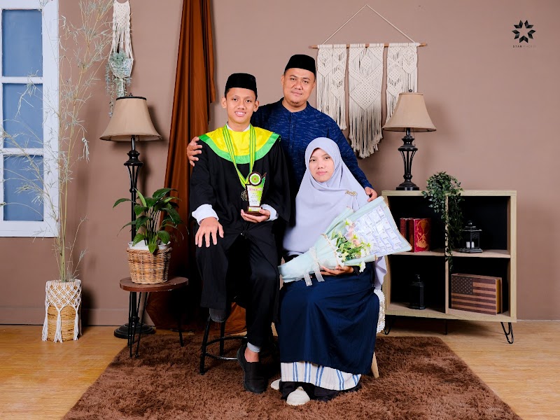 Jalan Cerita: Jasa & Layanan di Jln. Masjid Majingklak Wetan